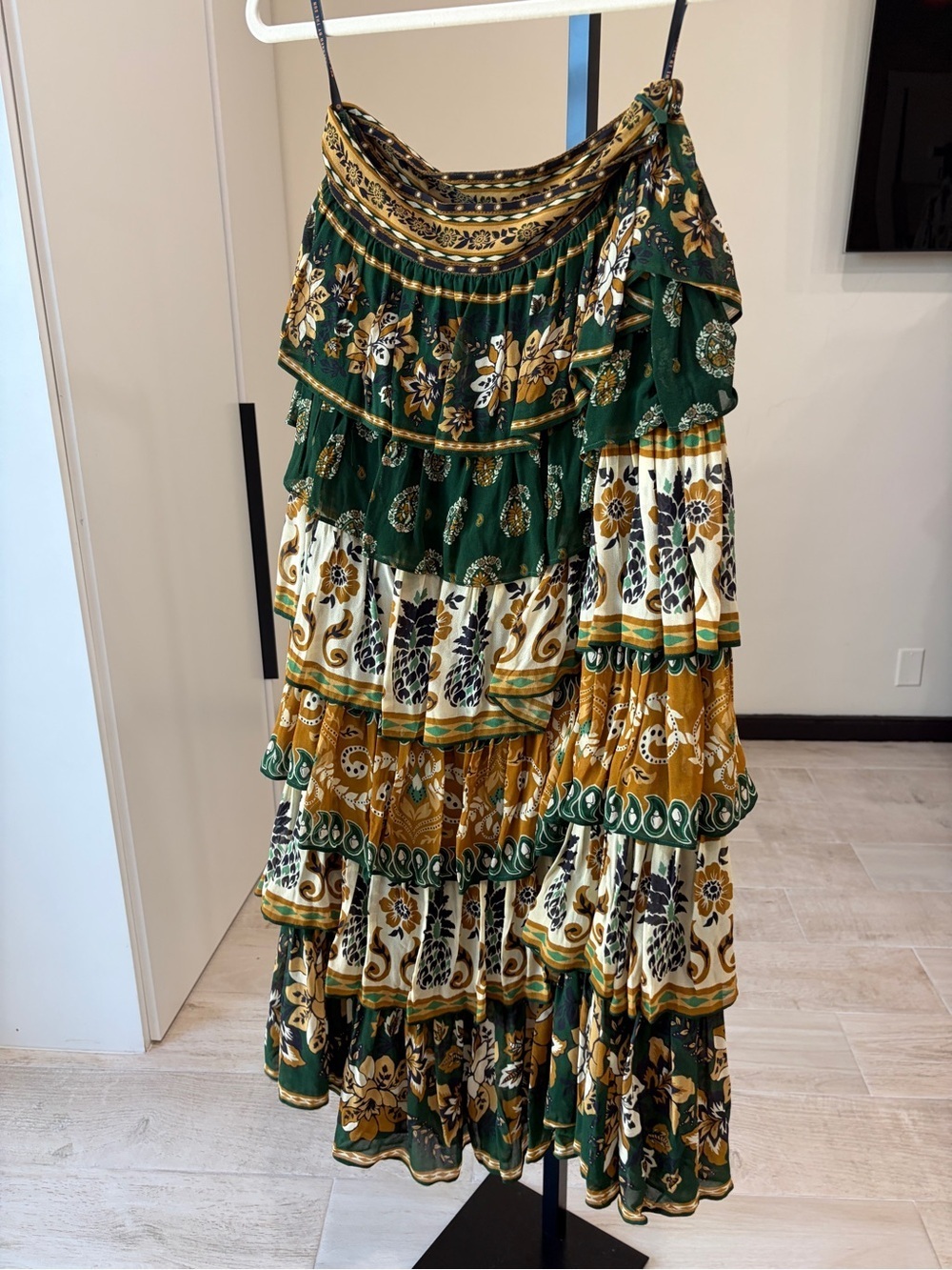 Farm Rio: Green Ayla Mixed Scarves Layered
Maxi Skirt - Picture 9 of 10